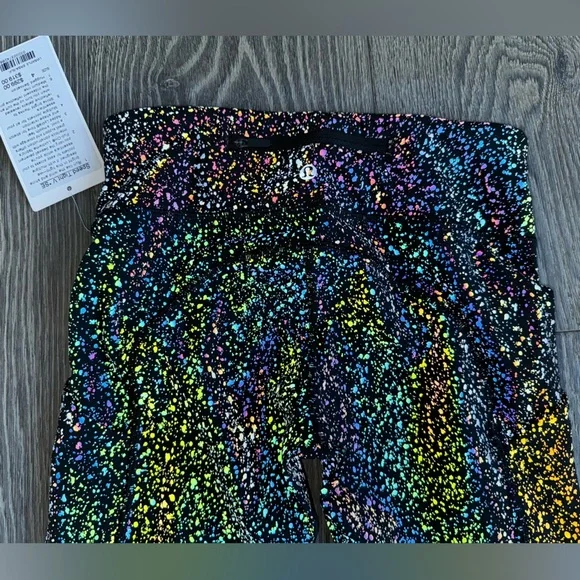 Lululemon Speed Tight V SE 28" in Rainbow Reflective Size 4 - Picture 9 of 12